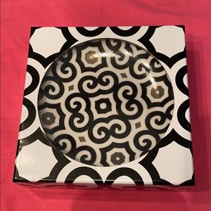 Set of 4 dessert plates NIB